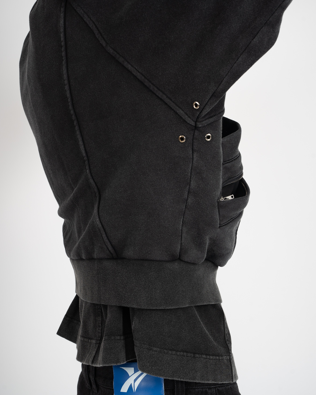 The Core Zip-Up - Washed Black